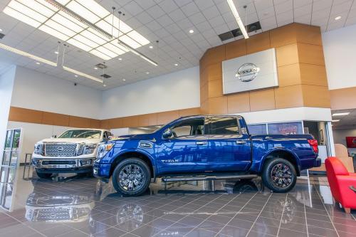 Nissan dealership sign lighting